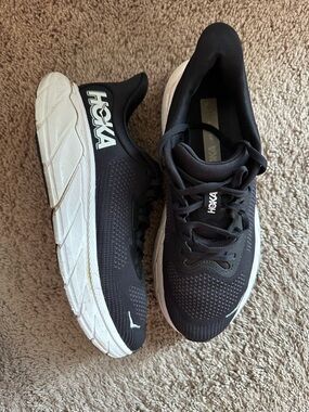 Hoka One One Arahi 7 Women’s Size 9B Black/White Stability Running Shoes